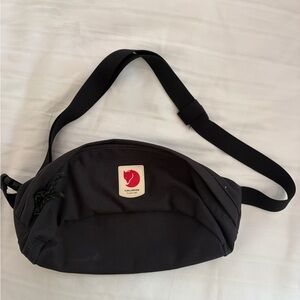 Fjallraven Ulvo hip pack medium black